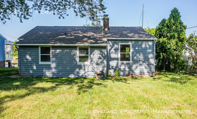 Building Photo - Updated Garfield Hts Ranch