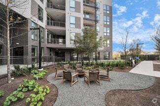 Building Photo - 2810 Riverby Rd