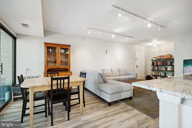 Foto del edificio - 2073 Royal Fern Ct