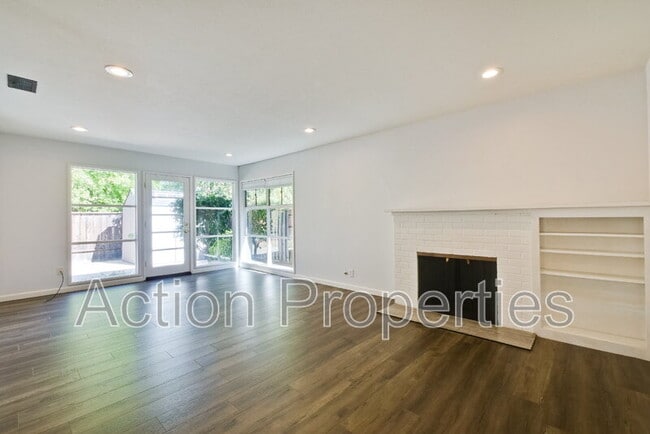 Foto del edificio - 1034 Tulane Dr