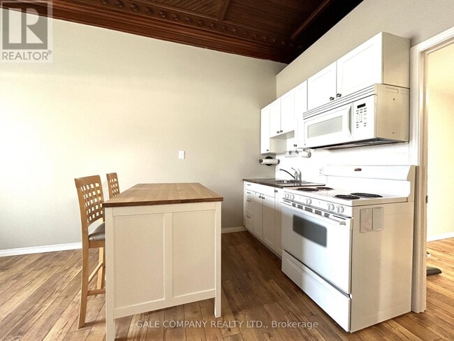 Building Photo - 31 Bridge St