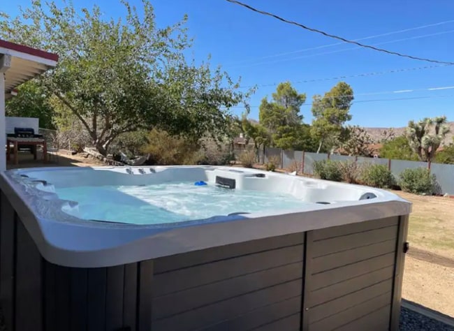 Hot tub available year round - 56524 El Dorado Dr