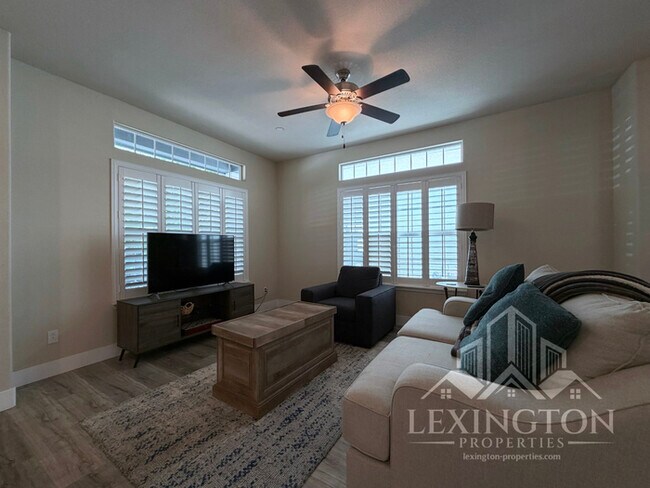 Building Photo - Modern Roseville Living – 3 Bed | 2.5 Bath |