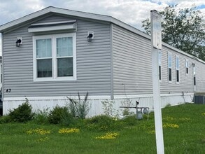 Building Photo - 43 Swan Ln