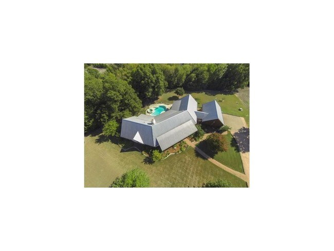 Building Photo - 210 Myers Rd