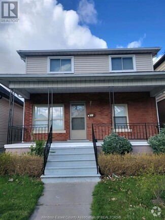 Building Photo - 907 Gladstone Ave