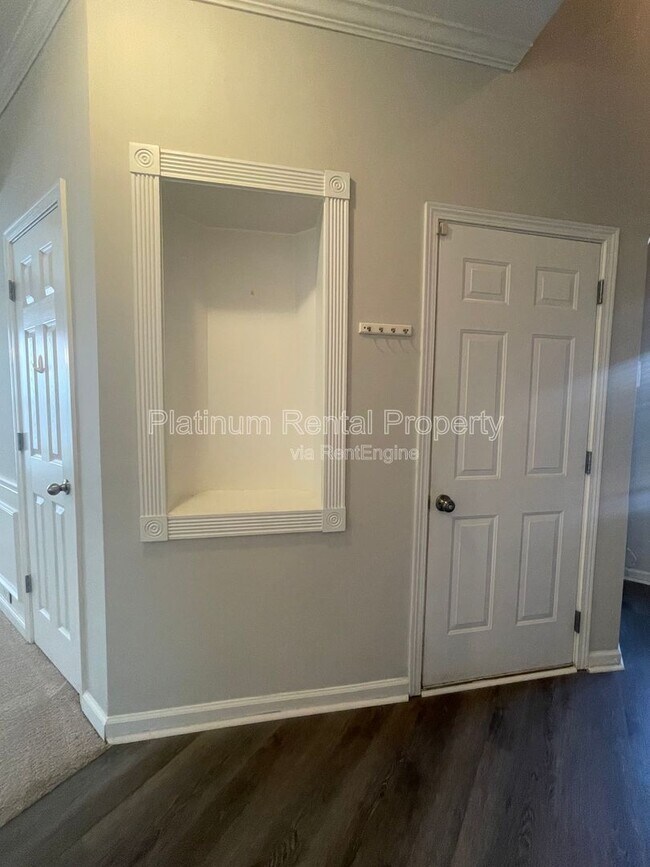 Foto del edificio - 5545 Weddington Dr