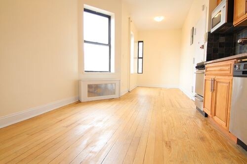 Foto del edificio - 124 E 4th St