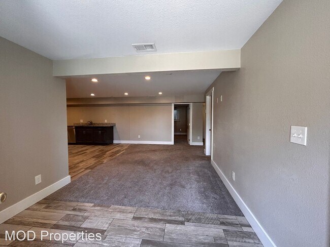 Building Photo - 5 br, 2 bath House - 5335 N. Newton Street...