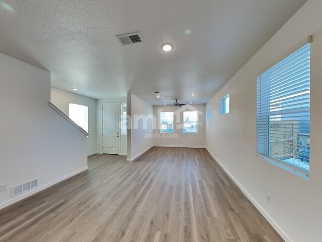 Foto del edificio - 23571 E 2nd Pl