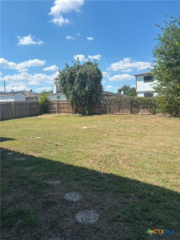 Foto del edificio - 4209 Rainlily St