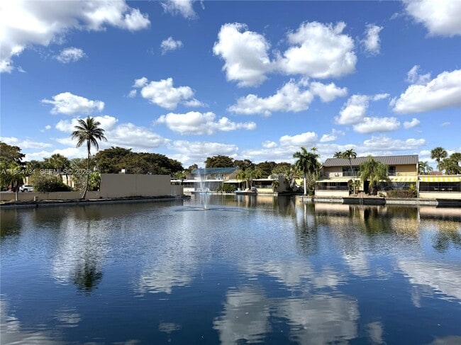 Building Photo - 15896 Kilmarnock Dr