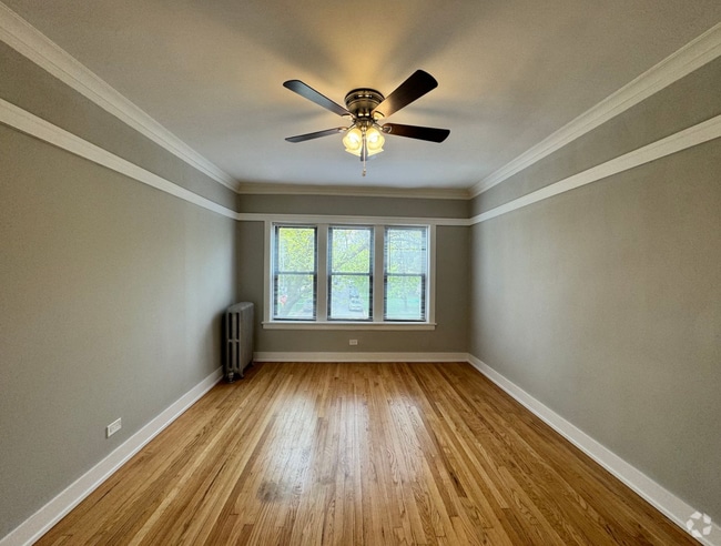 Building Photo - 2607 N Kostner Ave