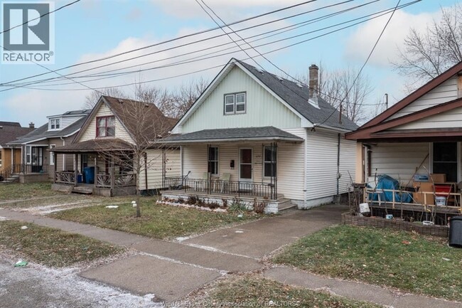 Building Photo - 623 Tournier St