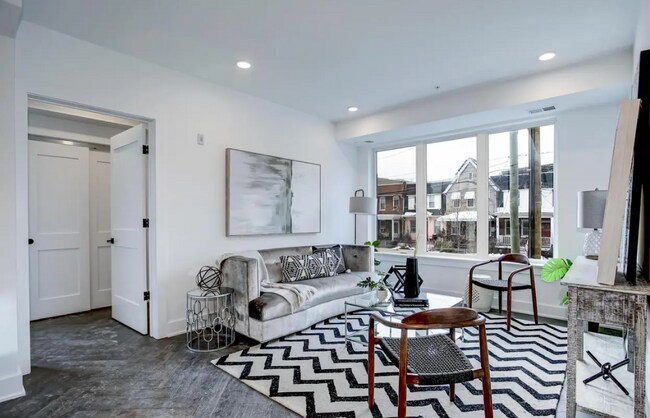 Building Photo - 1001 Bryant St NE