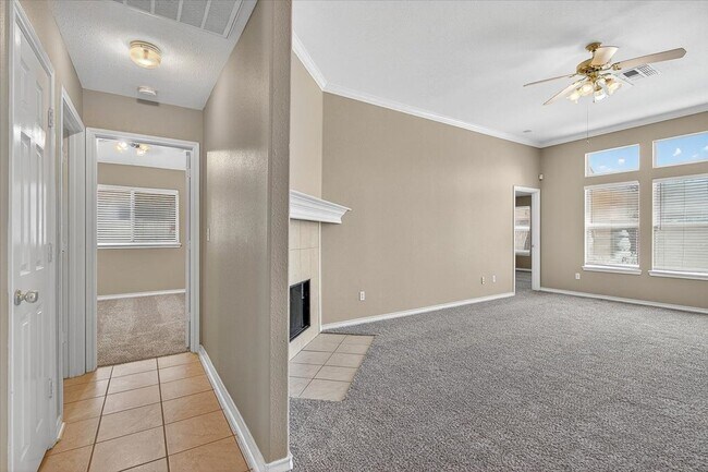 Foto del edificio - 5933 Brightwood Dr