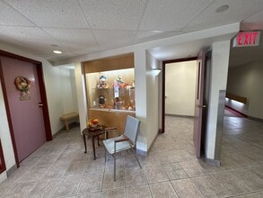 Building Photo - 151 Queen St