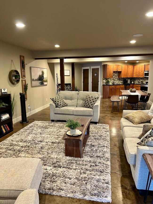 Foto del edificio - 6915 Edin Farms Ln