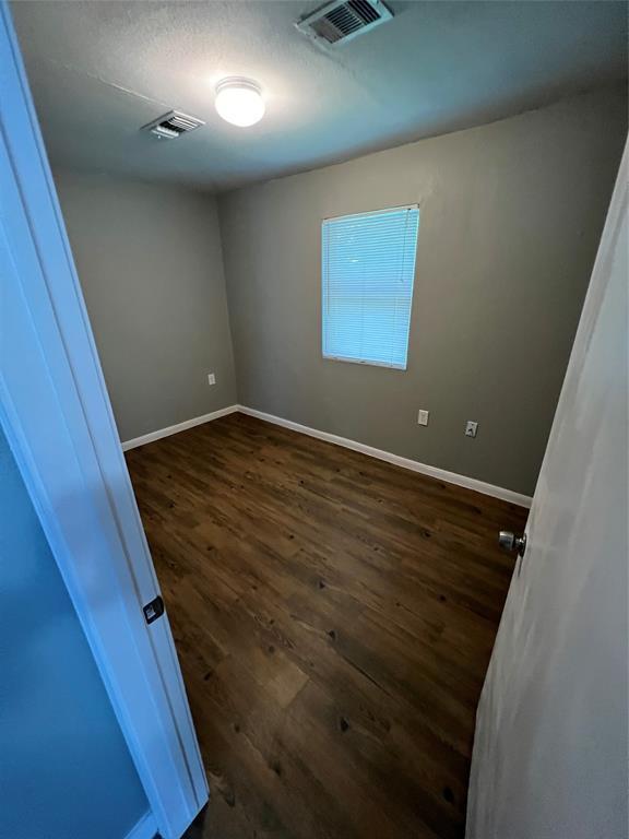 Foto del edificio - 8437 Garland St