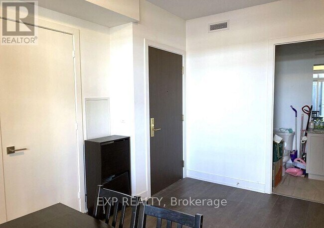 Building Photo - 278 Buchanan Dr
