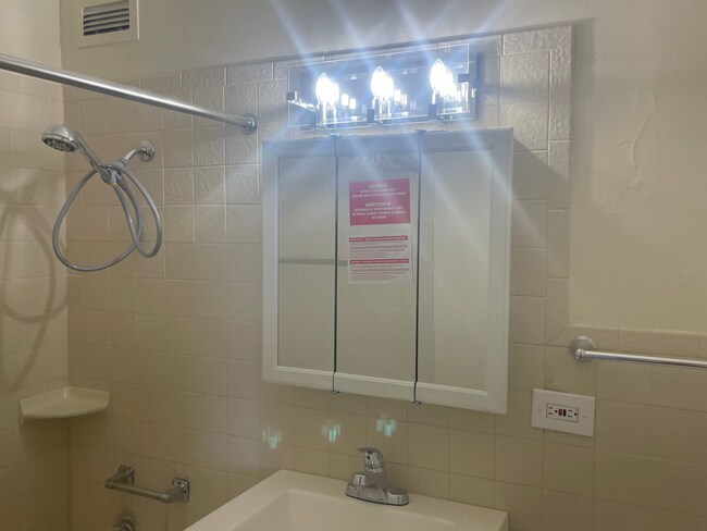 Bathroom - 7337 S South Shore Dr