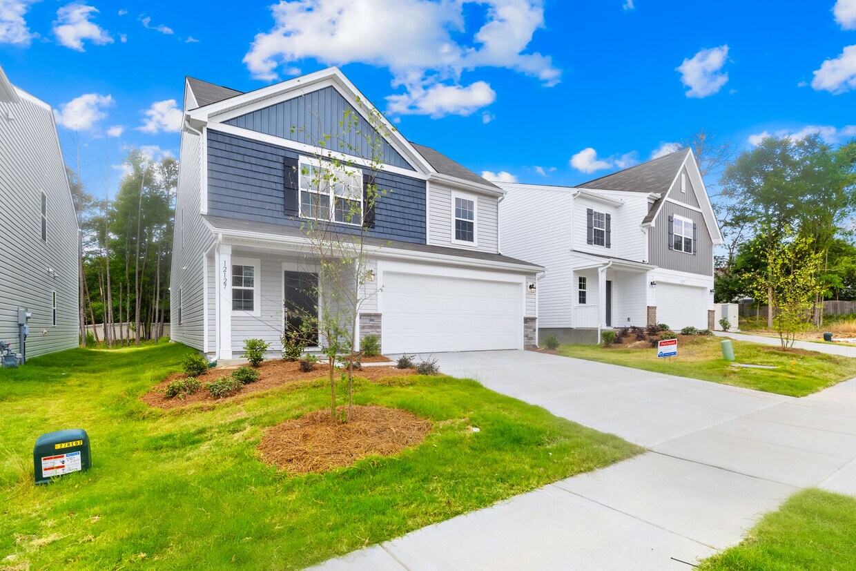 Primary Photo - 12127 Devon Sq Ct