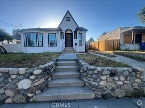 Building Photo - 10322 Plainview Ave