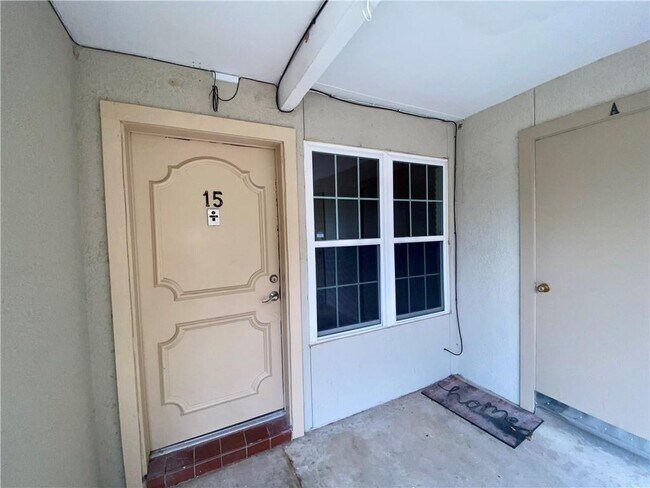 Building Photo - 910 Duncan Ln