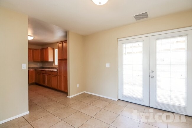 Foto del edificio - 5017 W Sierra Vista Dr