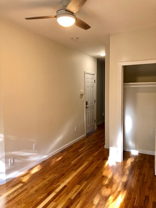 Building Photo - 538 Jersey Ave
