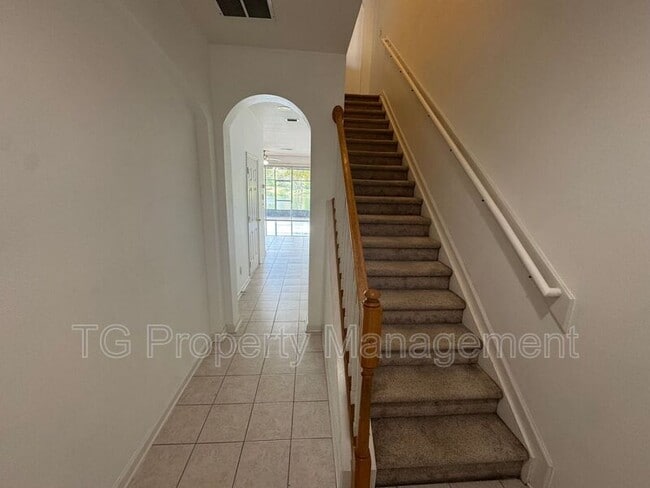 Building Photo - 5760 Sandstone Way