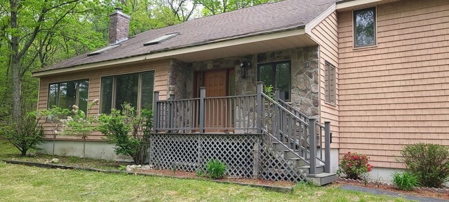 Building Photo - 200 Range Rd