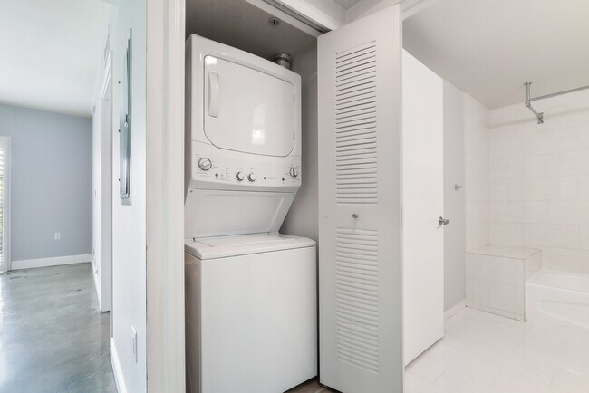 Foto del edificio - 2740 SW 28th Ter