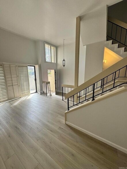 Building Photo - 3324 Caminito Eastbluff