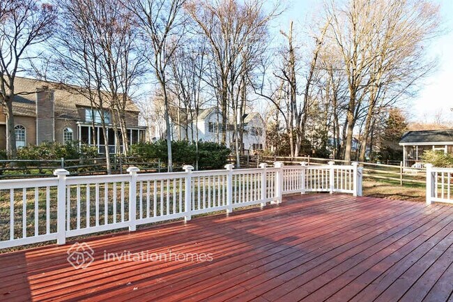 Foto del edificio - 6437 Dawnmist Ln