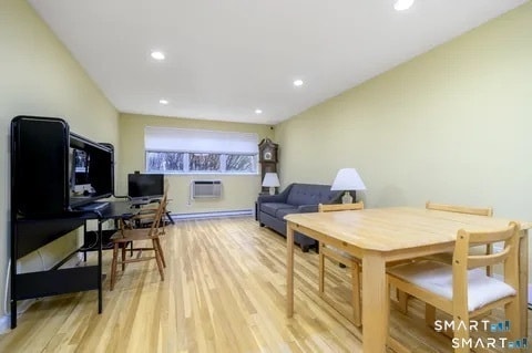 Building Photo - 637 Cove Rd