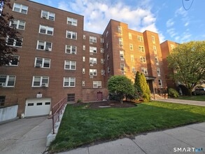 Building Photo - 39 Glenbrook Rd