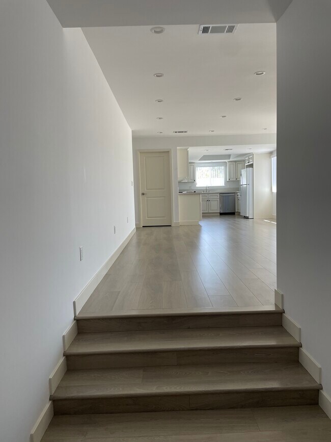 Foto del edificio - 7812 Coldwater Canyon Ave