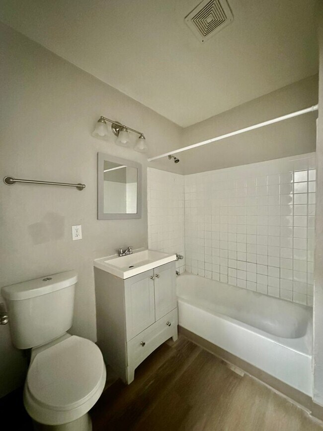 Foto del edificio - Cute Midtown 3 Bedroom Home For Rent!