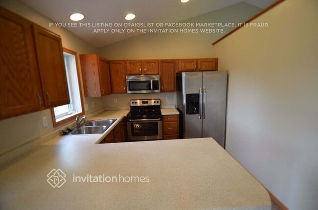 Building Photo - 26678 Oakridge Way