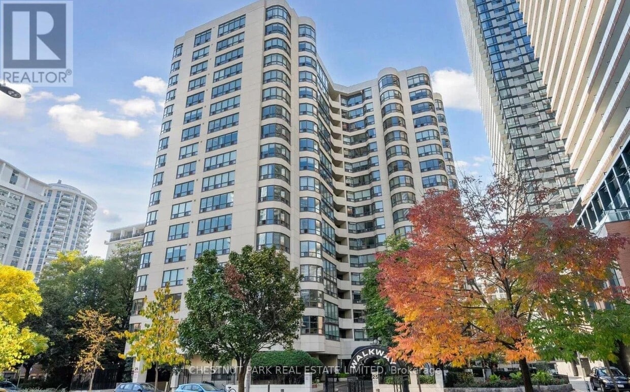 Primary Photo - 25-325 Maitland St