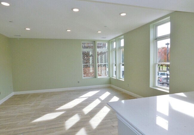 Foto del edificio - 10 Roxbury St