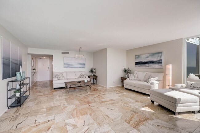 Foto del edificio - Seaside Serenity: Luxurious Gulf-Front Retreat on Southern Longboat Key