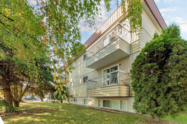 Building Photo - Gateway Manor Apartments