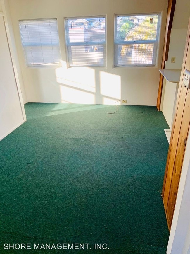 Foto del edificio - 803-807 Jamaica Ct