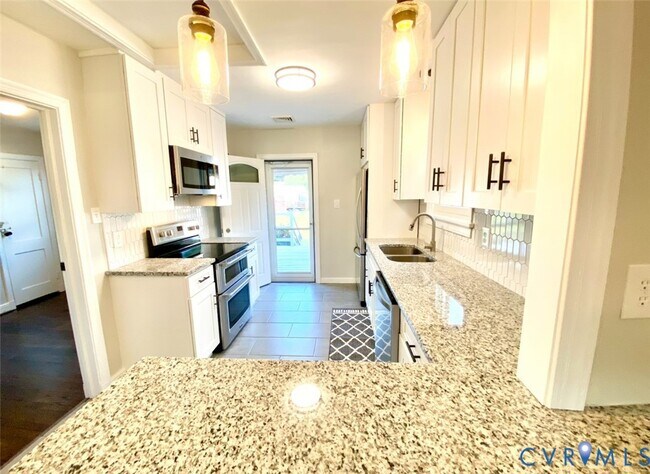 Foto del edificio - 26 Eastlake Dr