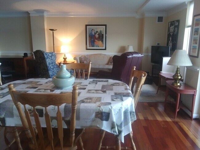 Foto del edificio - 501 Slaters Ln