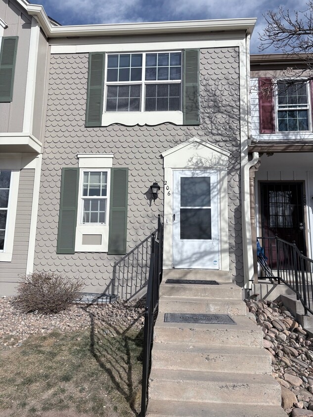 Photo - 1811 S Quebec Way (Denver, CO)