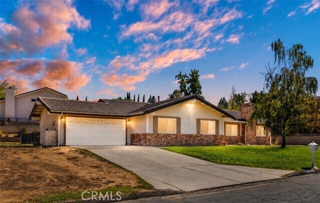 Building Photo - 13445 Oak Mesa Dr