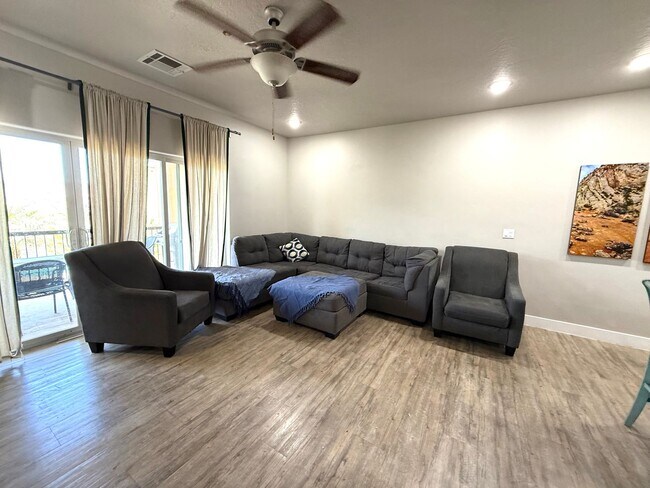 Foto del edificio - 1111 Gap Canyon Pkwy